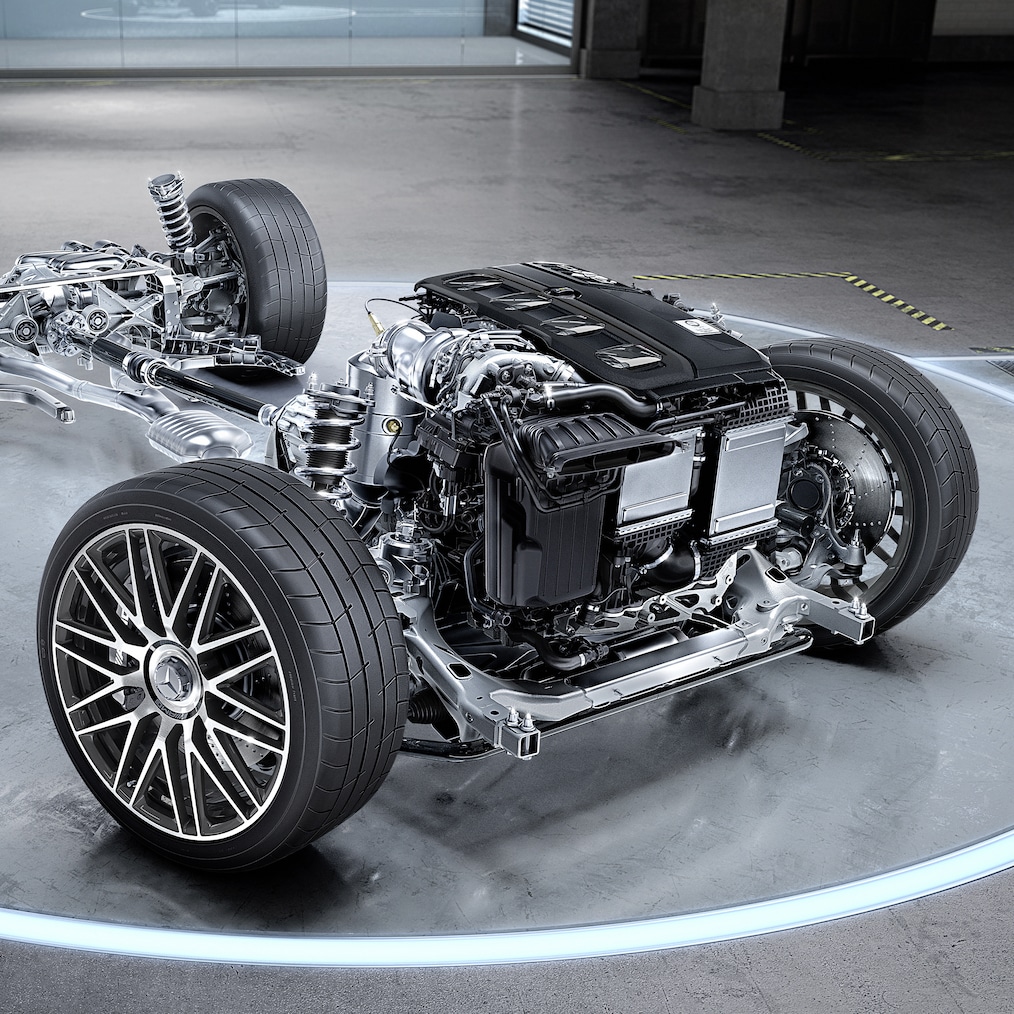 Mercedes-AMG GT 43 Coupé의 주행 모습.