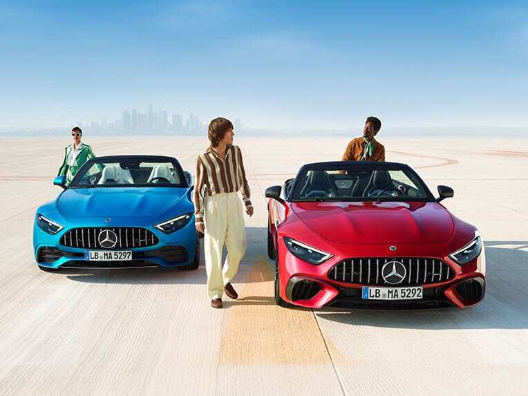 Mercedes-AMG SL Roadster의 그룹 사진