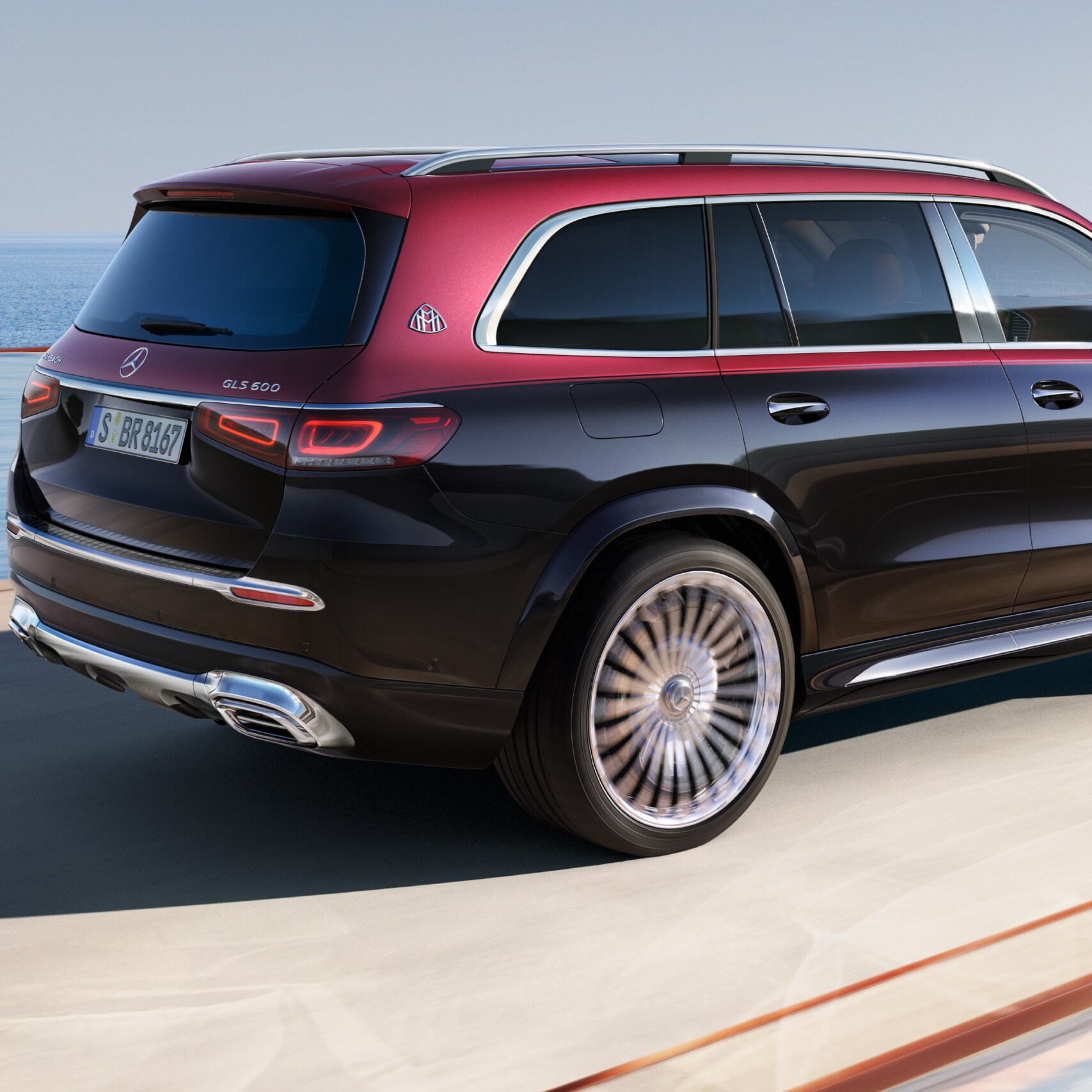 후방에서 바라본 Mercedes-Maybach GLS