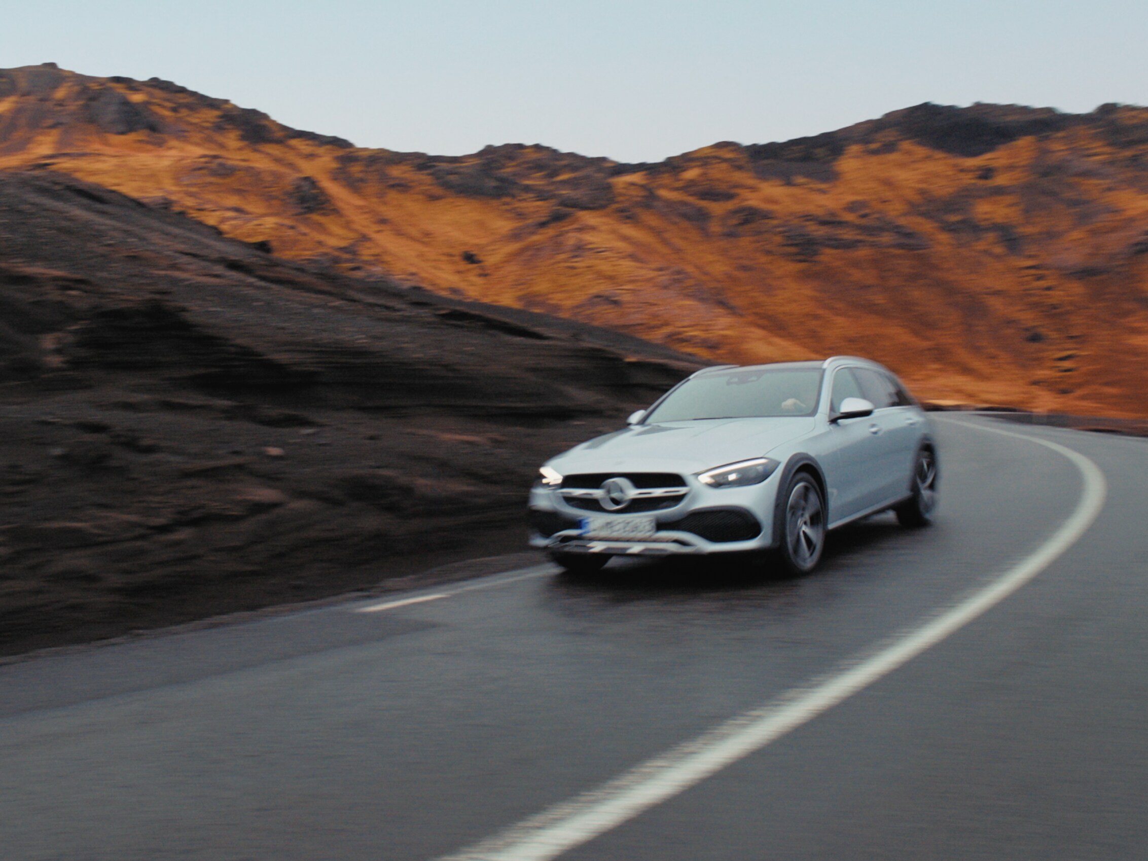 이는 육상, 수상 그리고 공중에서 모빌리티의 선구자가 되겠다는 비전에서 비롯되었습니다.