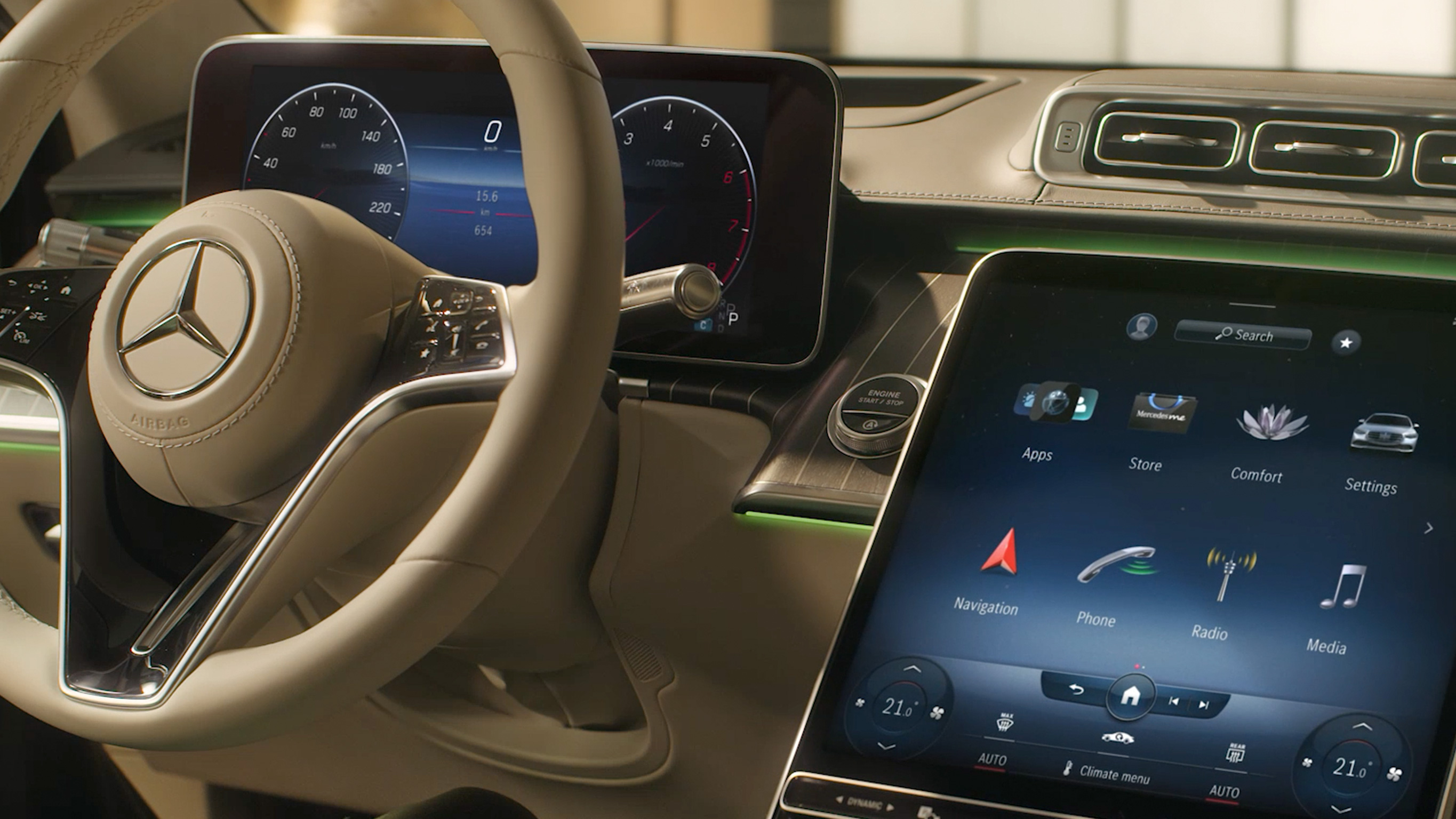 Highlights | MBUX multimedia system | Mercedes-Benz The digital cockpit of the Mercedes-Benz S-Class Saloon.