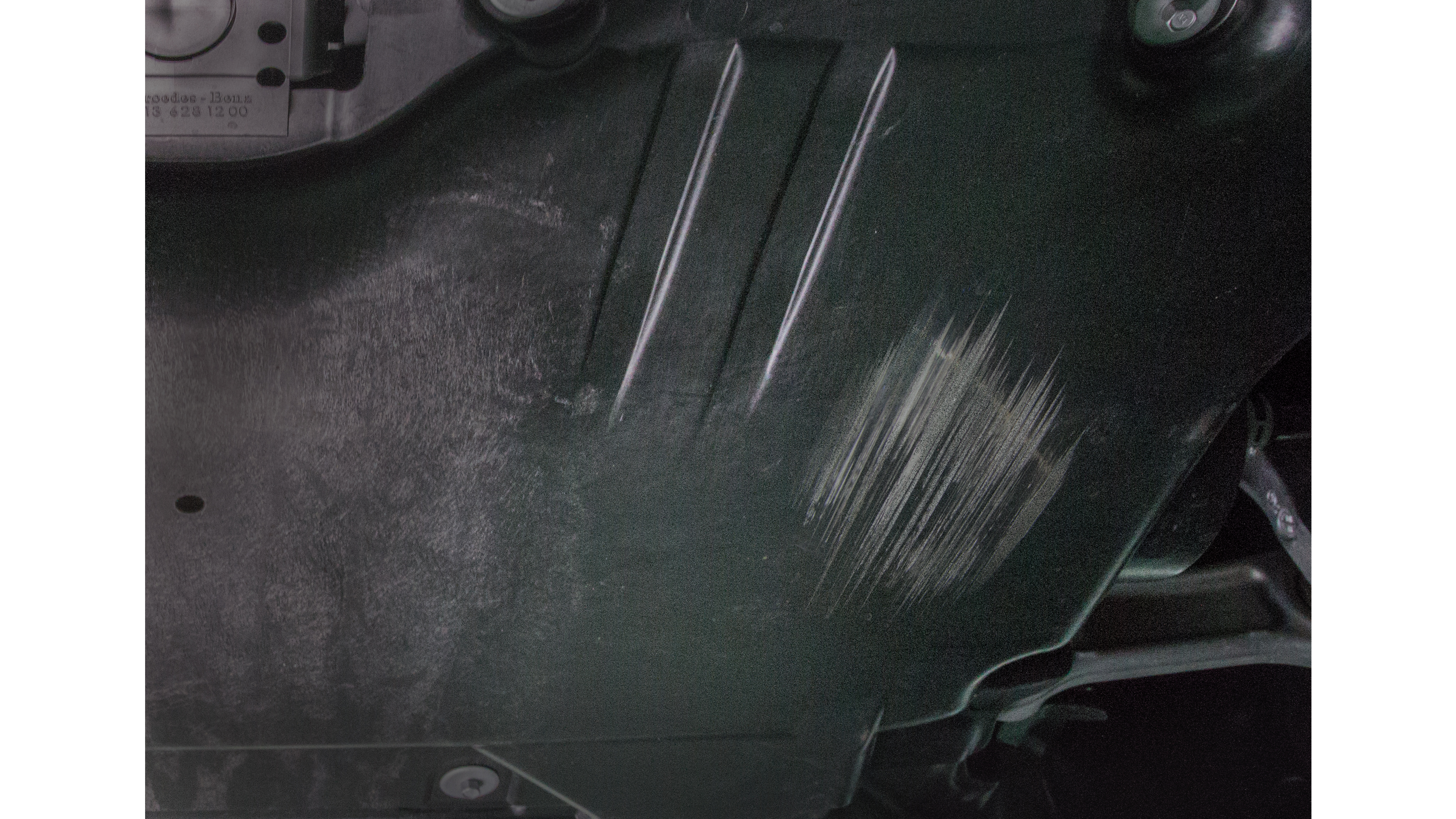 차량 하부 차량 하부