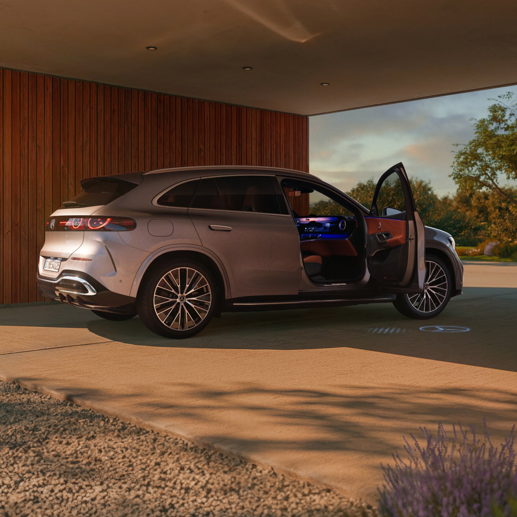 The all-new electric GLC 차량 이미지