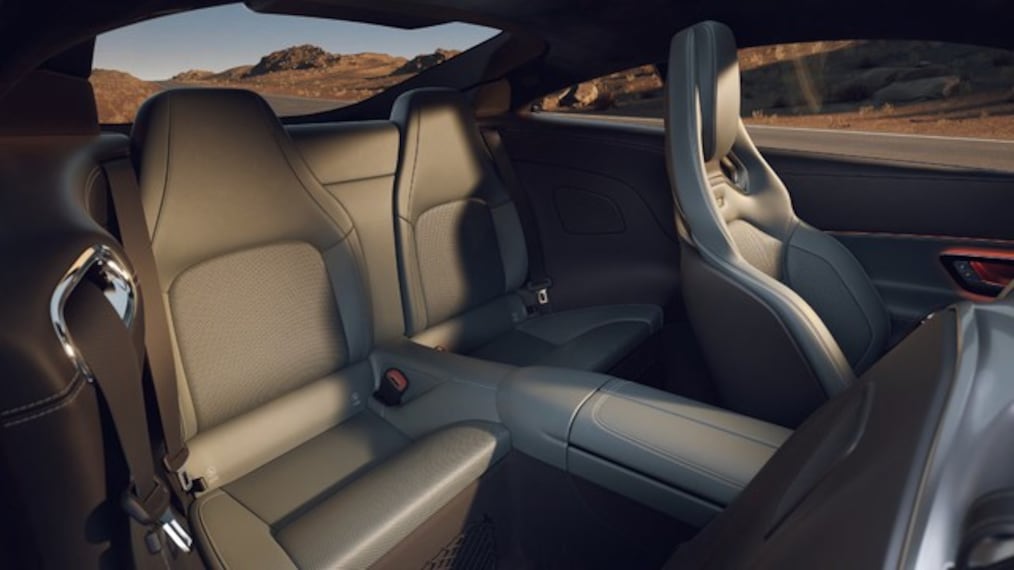 Mercedes-AMG GT Coupé의 AMG 퍼포먼스 4MATIC+ 사륜 구동.