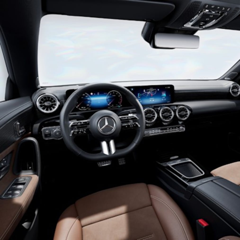 Mercedes-Benz CLA Coupé에 탑재된 디지털 서비스: MBUX 증강 현실 내비게이션의 작동 방식.