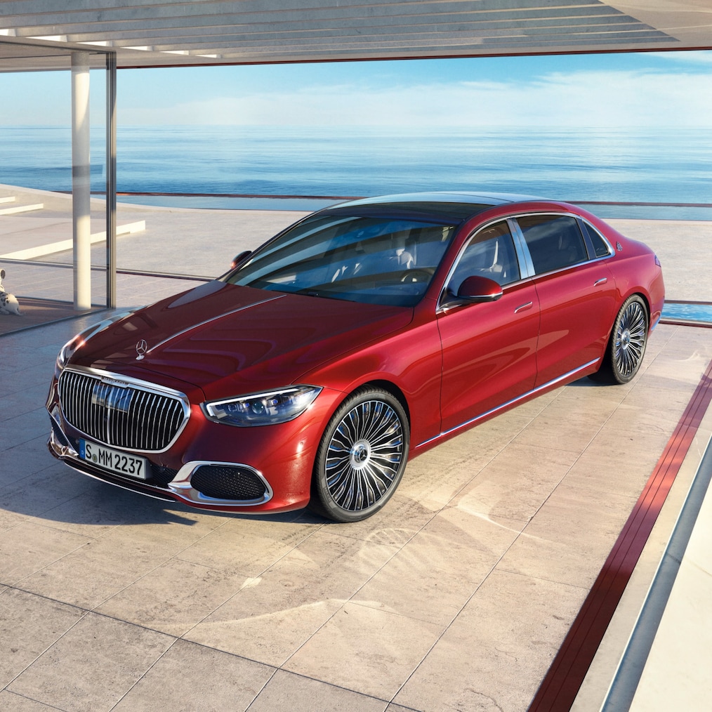 Mercedes-Maybach S-Class의 이그제큐티브 시트가 장착된 뒷좌석 승객 공간.