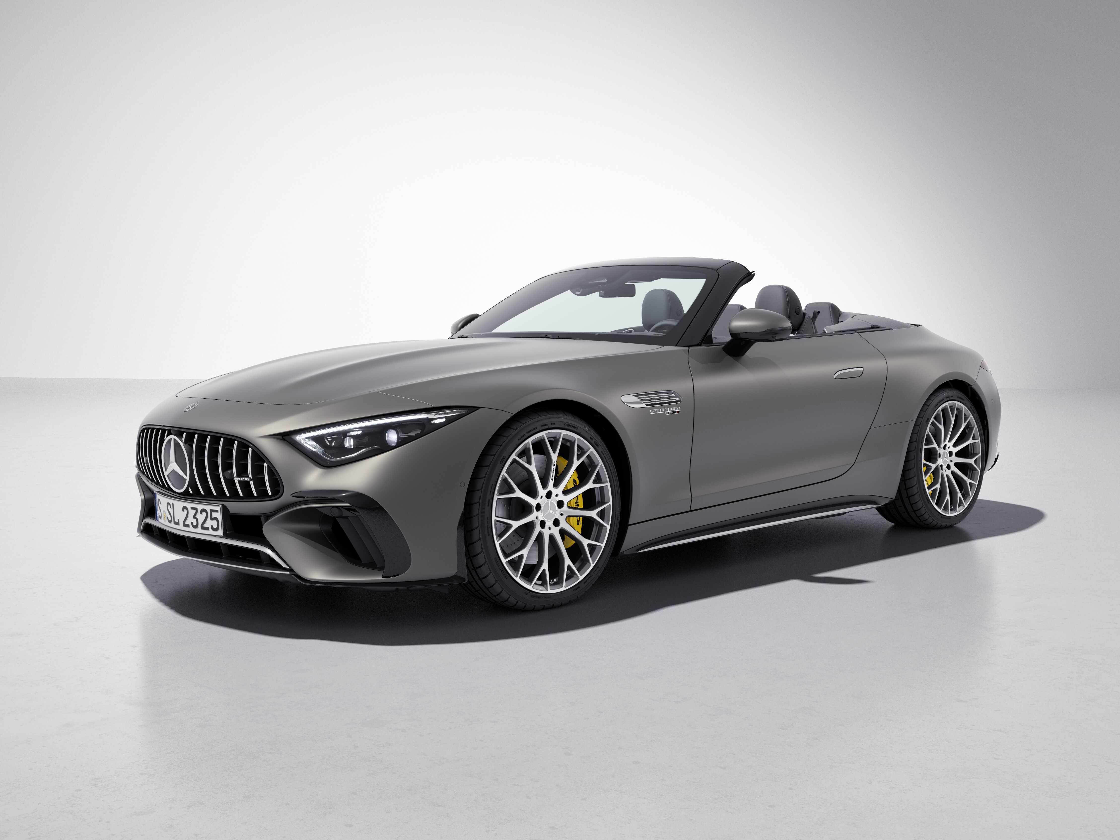 AMG 외장 크롬 패키지가 적용된 Mercedes-AMG SL Roadster의 익스테리어