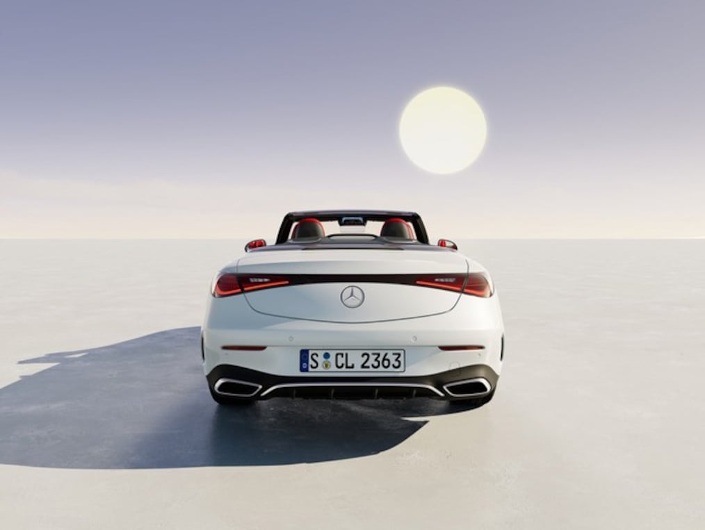 메르세데스-벤츠 CLE Cabriolet의 Burmester® 3D 서라운드 사운드 시스템.