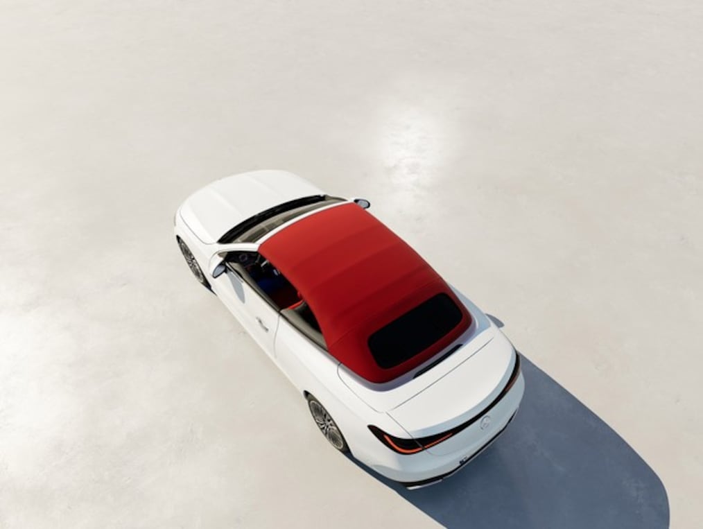 Mercedes-Benz CLE Cabriolet의 직물 소재 방음 소프트 탑