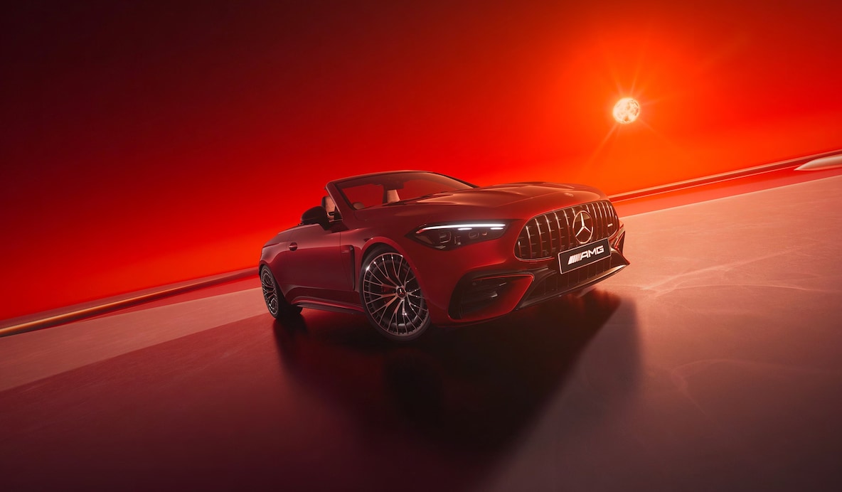 Mercedes-AMG CLE 53 4MATIC+ Cabriolet의 전방 모습.