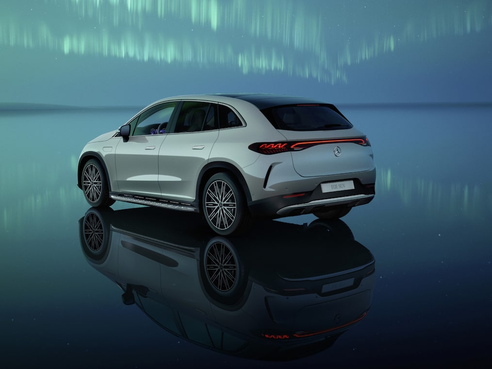 메르세데스-벤츠 EQE SUV의 리어 액슬 스티어링