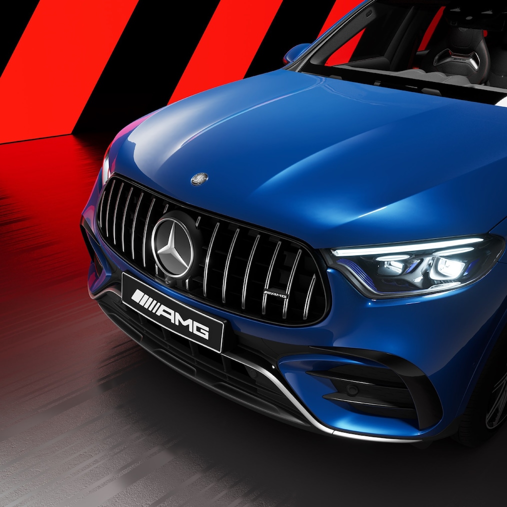 AMG 에디션 1인 Mercedes-AMG GLC 63 S E PERFORMANCE SUV를 후방 우측에서 바라본 모습.