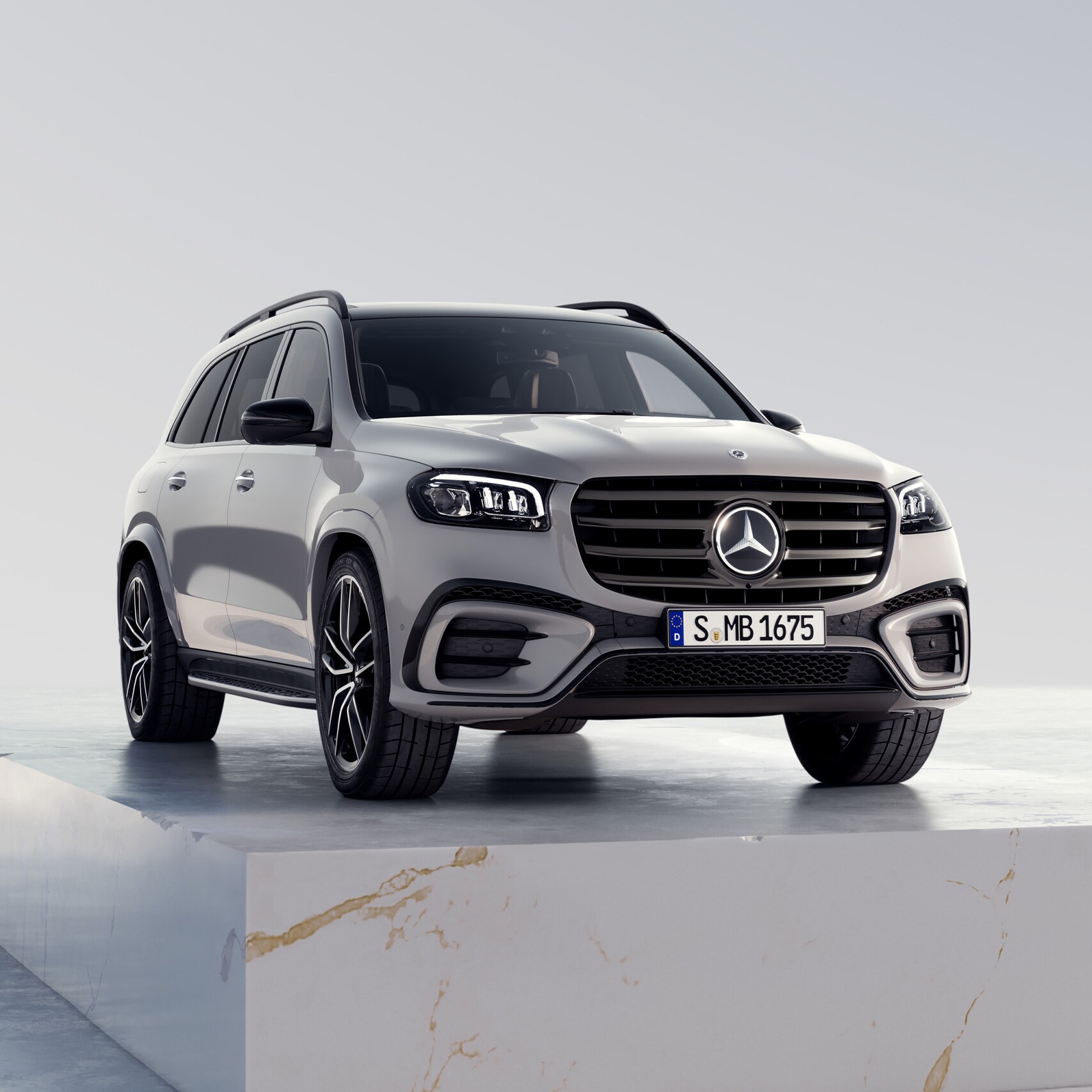 Mercedes-Benz EQS SUV.
