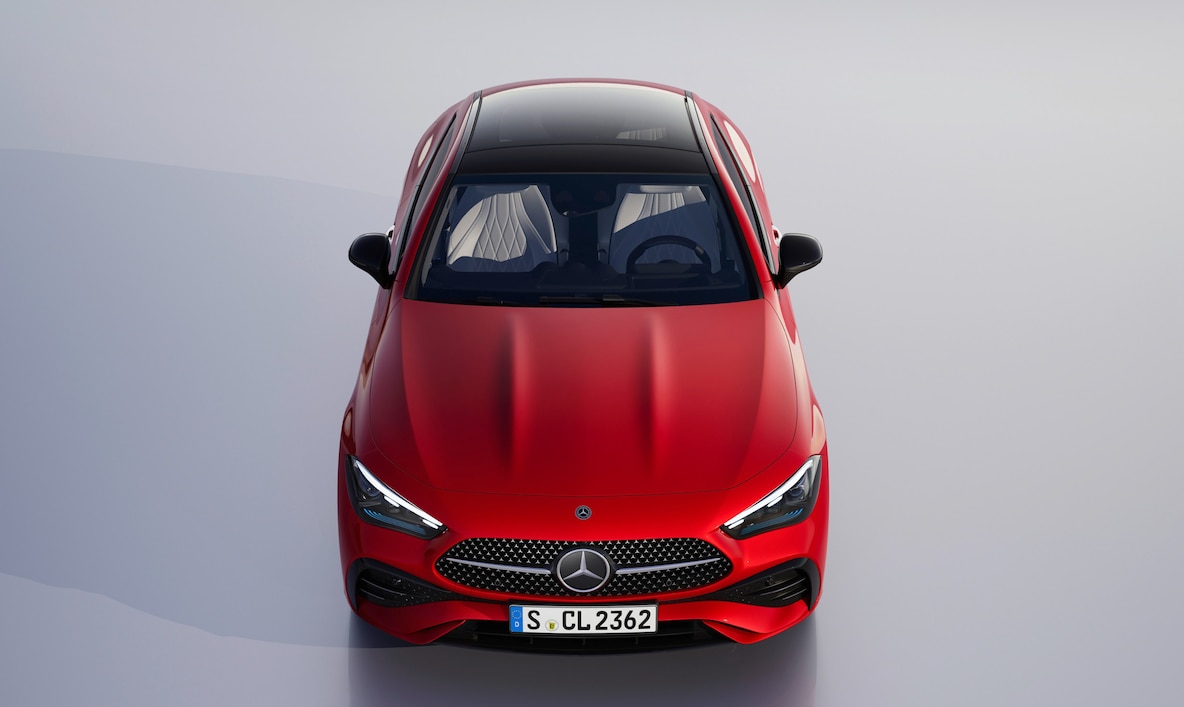 Mercedes-Benz CLE Coupé의 블랙 컬러 센터 콘솔은 정교한 구조로 디자인되었습니다.