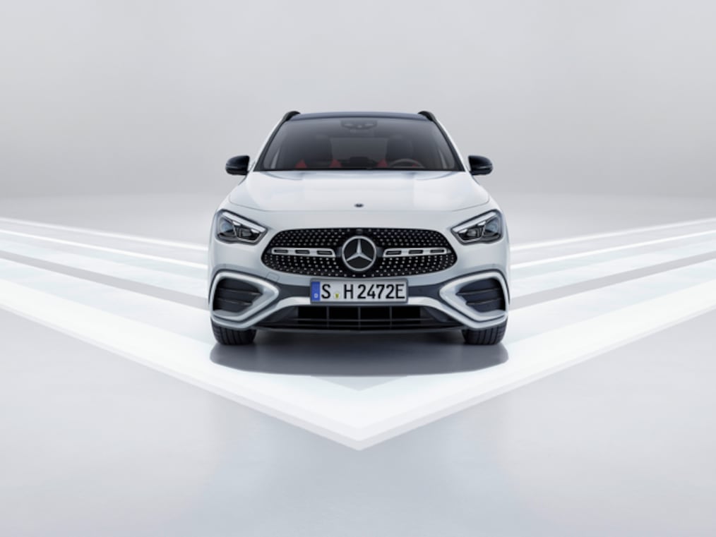 Mercedes-Benz GLA의 후방 모습.