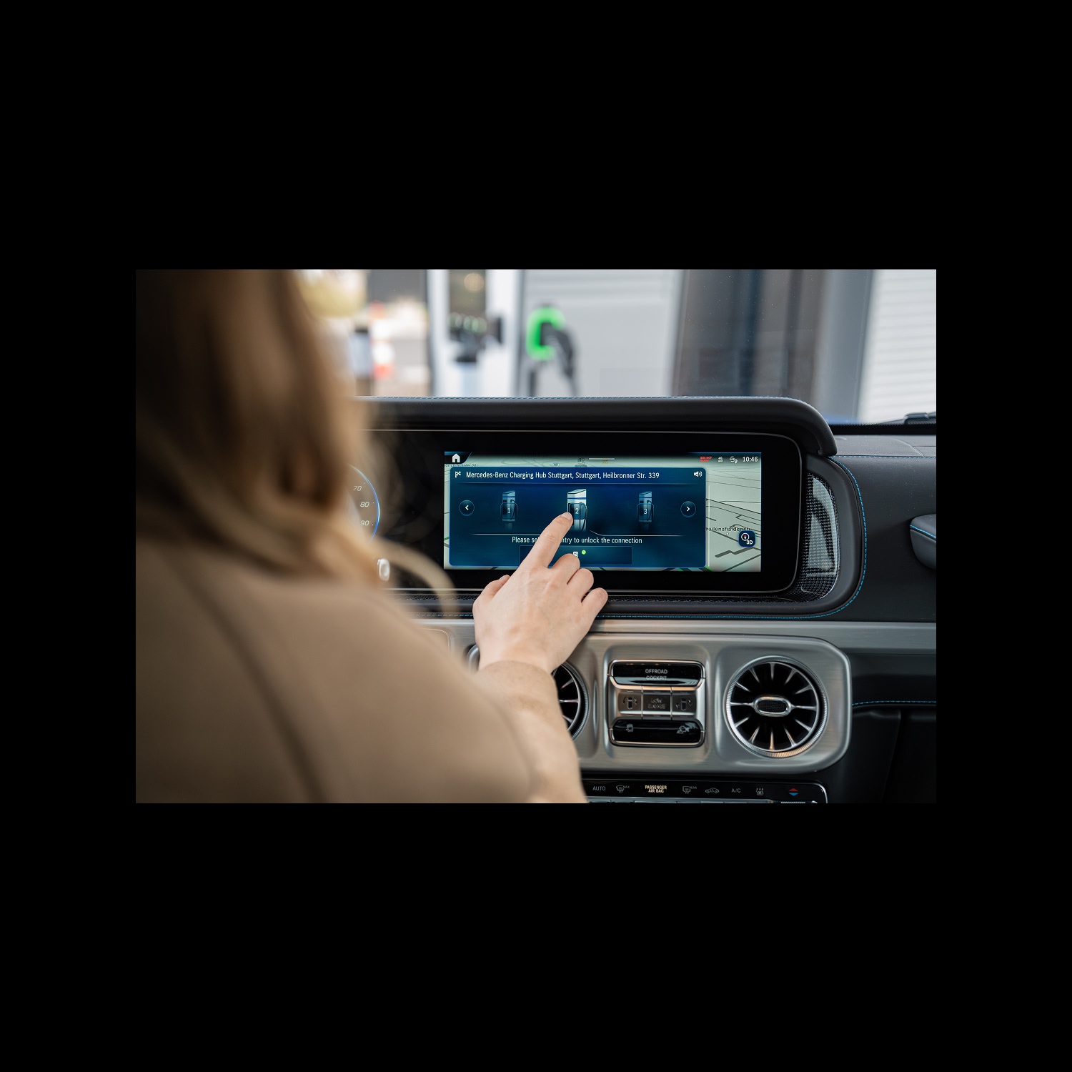 MB.CHARGE Public | 이동 중 충전 | 메르세데스-벤츠 메르세데스-벤츠의 MB.CHARGE Public.