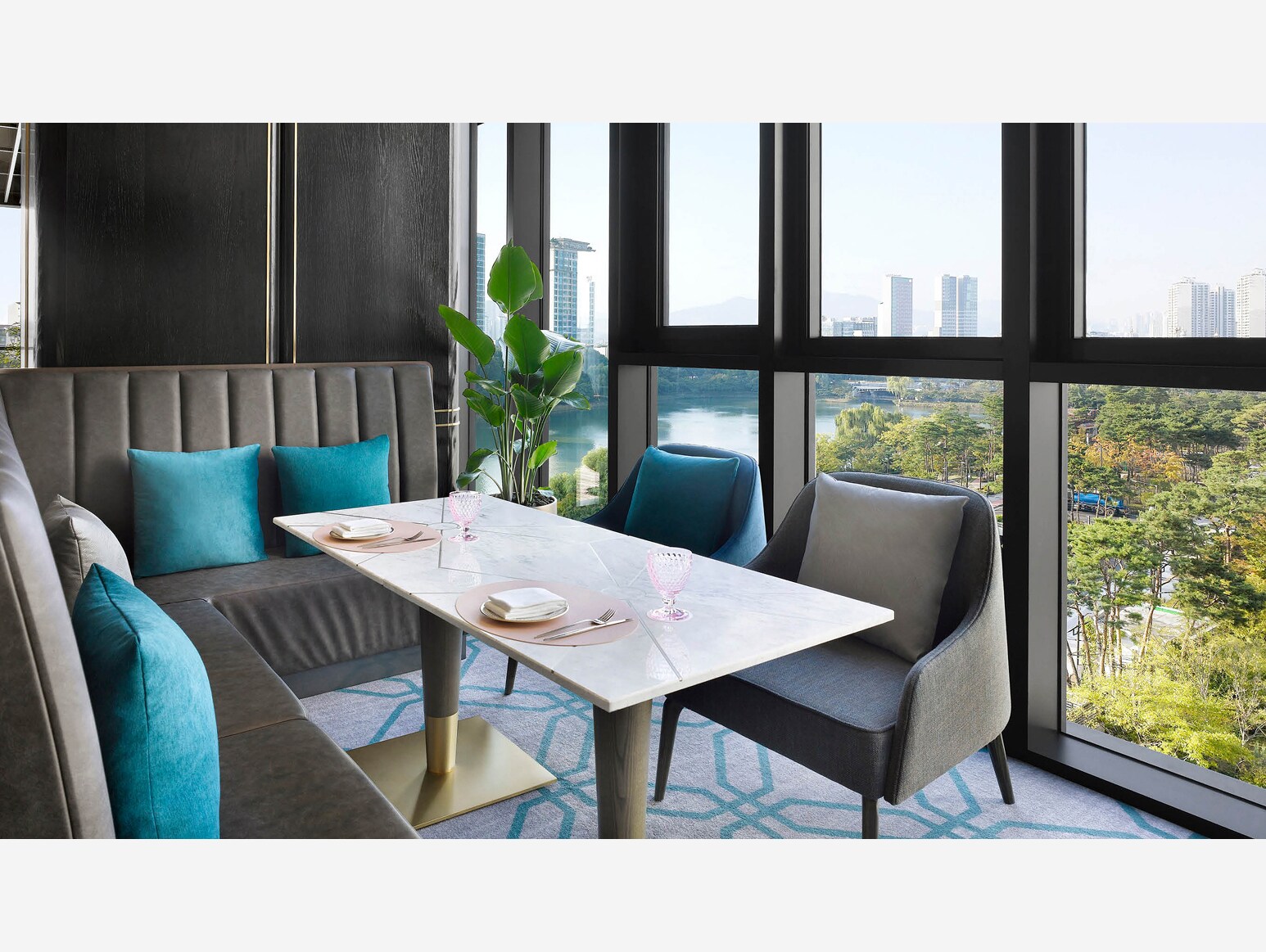 소피텔 앰배서더 서울 호텔 ‘레스파스’ 라운지 특별 할인 