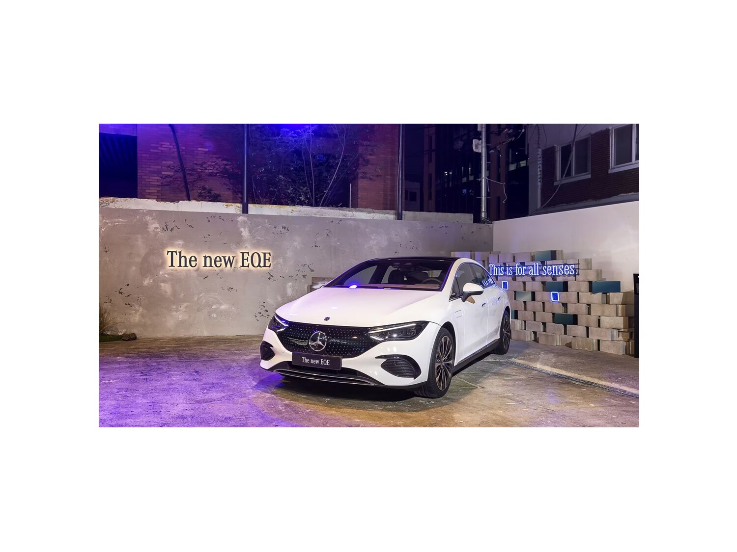 럭셔리 비즈니스 전기 세단 '더 뉴 EQE' 만의 감각적 체험을 선사하는 'EQE 성수' 오픈