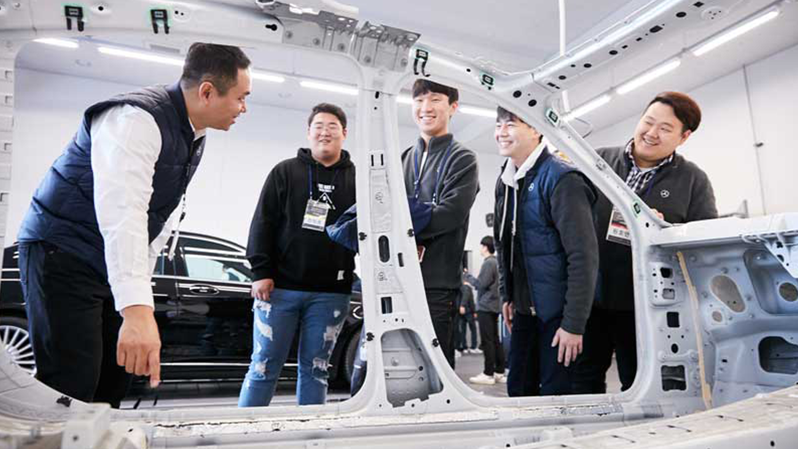 메르세데스-벤츠 모바일 아카데미 메르세데스-벤츠 모바일 아카데미